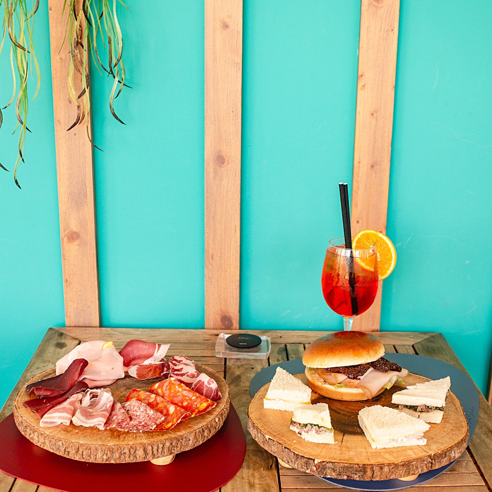 Aperitivo completo con salumi e cocktail