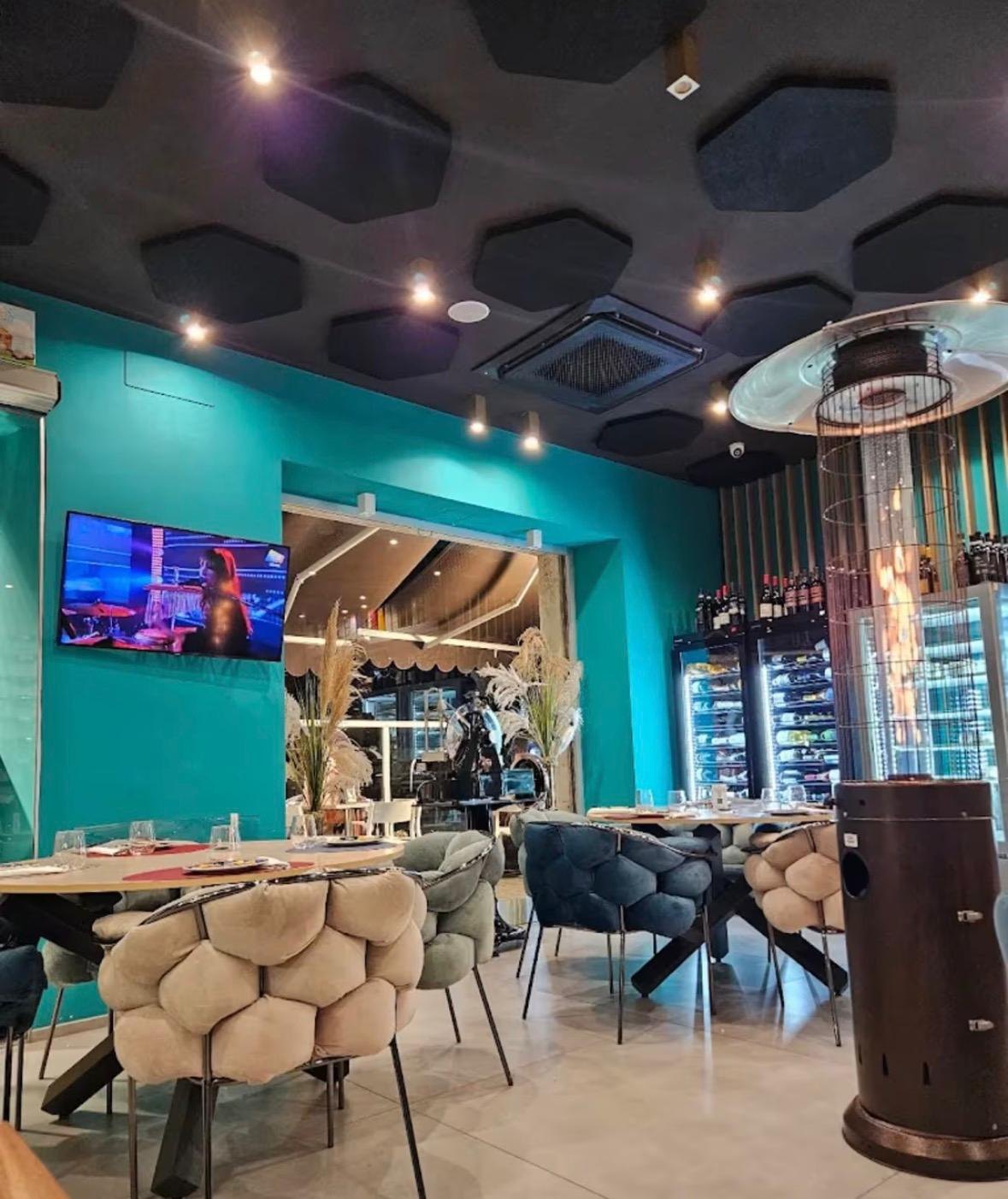 Atmosfera serale del lounge Donna Anna